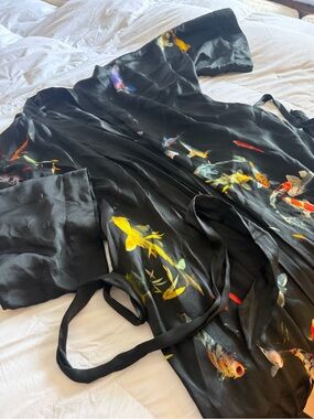 Stunning Black 100% Mulberry Silk Koi Fish Robe 🎏